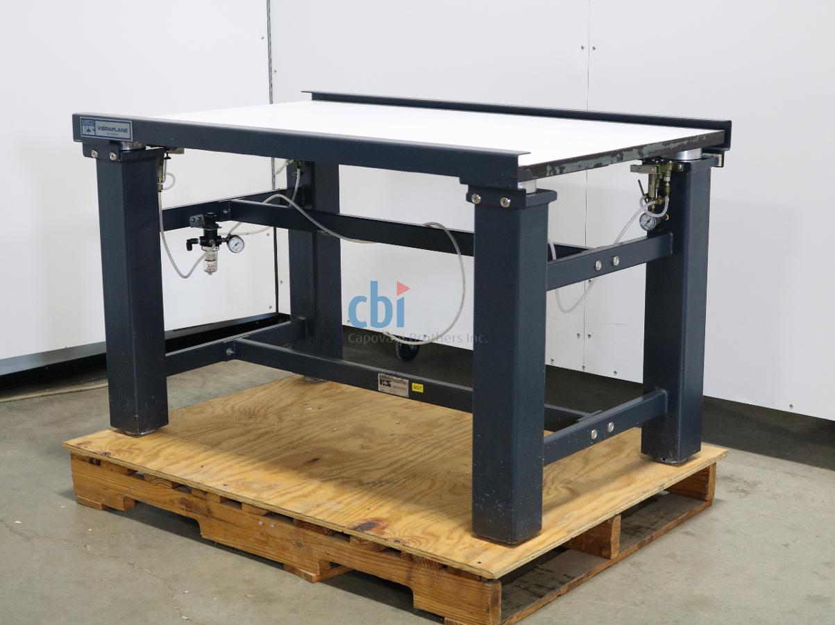KINETIC SYSTEMS VIBRATION ISOLATION TABLE 47" X 30"