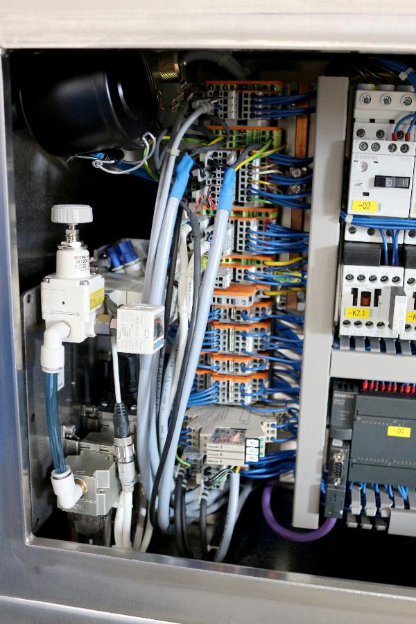 https://www.capovani.com/clientresources/107/108/70/570/194974-8-Alexanderwerk-BT-120-Pharma-Roller-Compactor-Benchtop-9.jpg