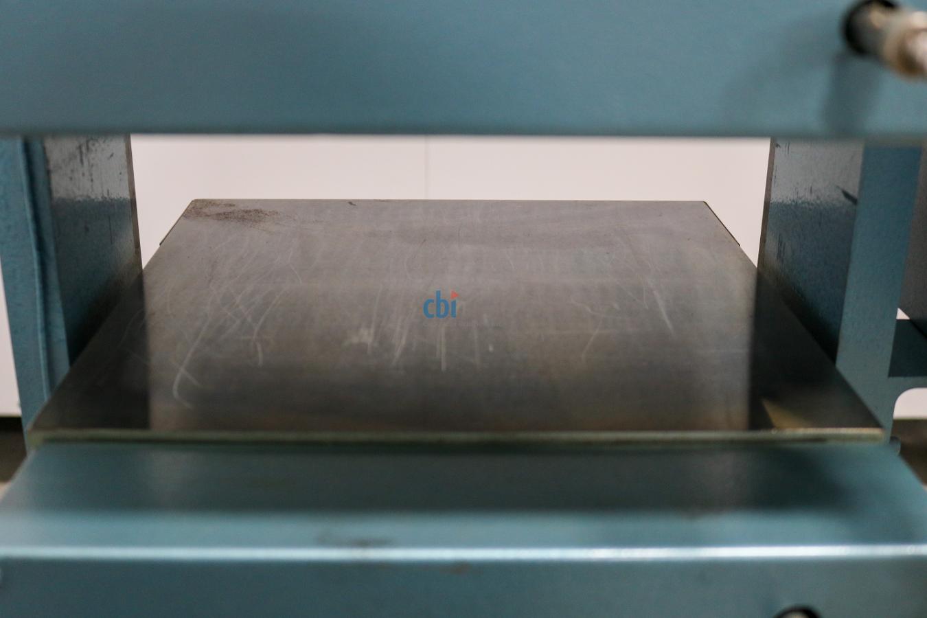 https://www.capovani.com/clientresources/107/108/70/77570/215336-5-PHI-Q230H-Heated-Platen-Press-009.jpg