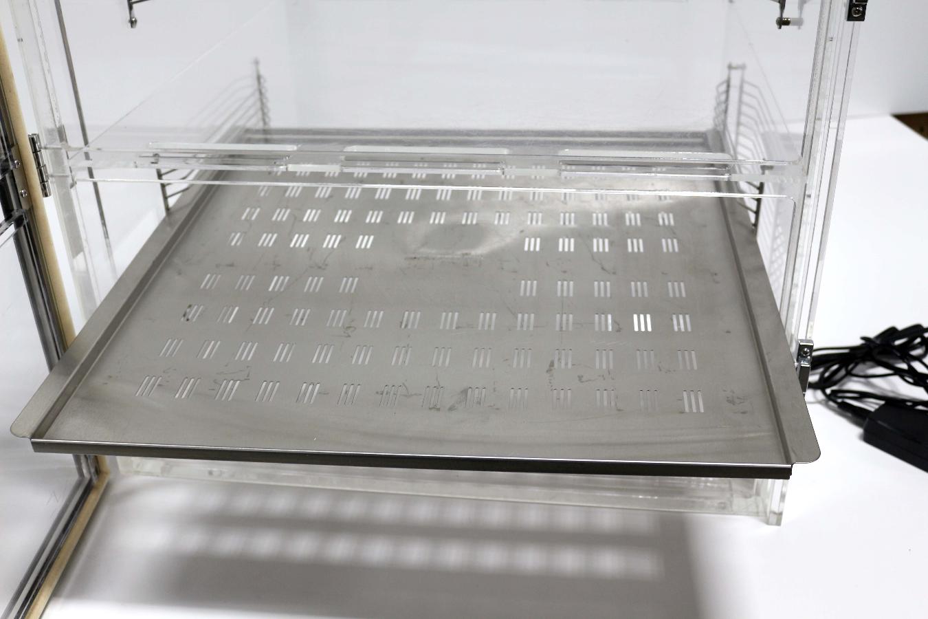 https://www.capovani.com/clientresources/107/108/72/572/195006-2-Terra-Universal-1911-18D-Smart-Desiccator-3.jpg