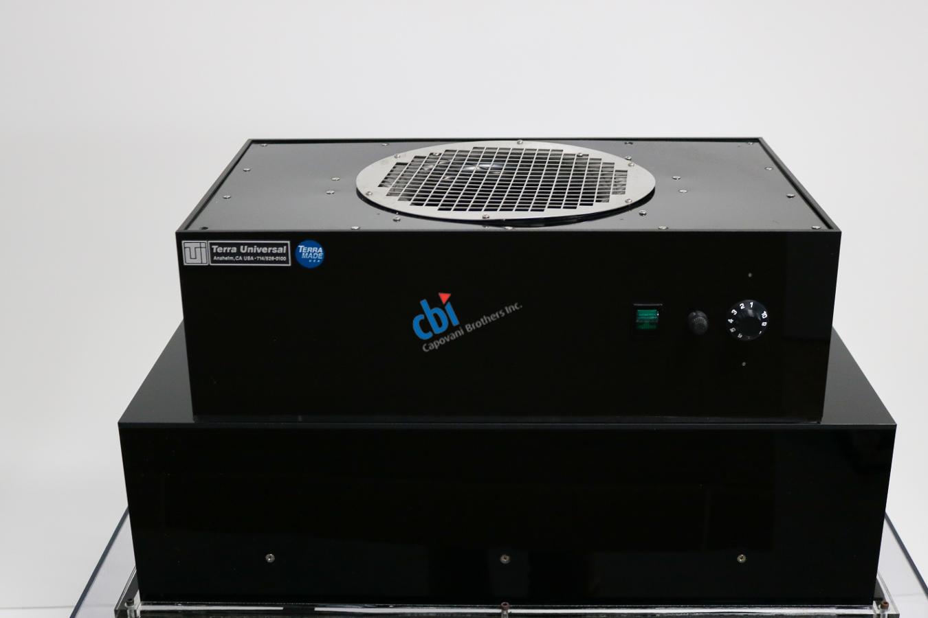 https://www.capovani.com/clientresources/107/108/77/577/207355-2-Terra-Universal-1688-13-Laminar-Flow-Blower-Fume-Hood-3.jpg