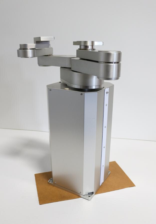https://www.capovani.com/clientresources/107/108/81/84481/257996-4-Hirata_AR-W180CL-4-T-330-M_GS_12813_5.jpeg