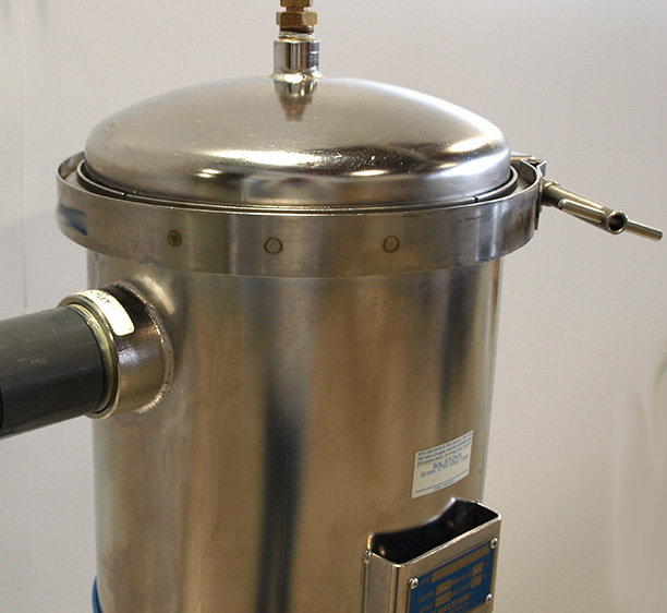 https://www.capovani.com/clientresources/107/108/90/83390/163956-1-Balston-Filter-ACV-0735-detail.jpg